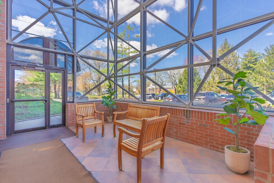 More Photos Of 340 E Maple Ave, Langhorne Office For Lease