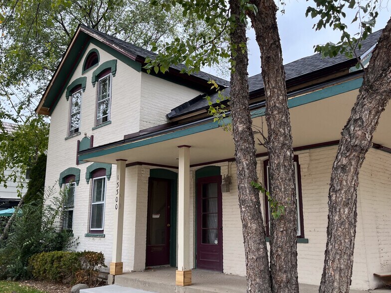 More Photos Of 13300 Watertown Plank Rd, Elm Grove Freestanding For Sale