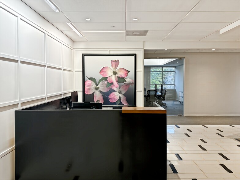 More Photos Of 3900 Westerre Pky, Richmond Coworking Space
