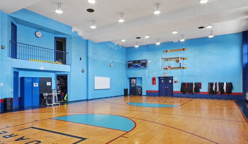 More Photos Of 124 Wadsworth Ave, New York Religious Facility For Lease