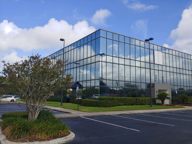 Primary Photo Of 3353-3397 W Vine St, Kissimmee Office For Lease