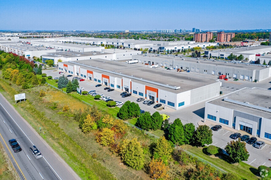More Photos Of 3620B Laird Rd, Mississauga Warehouse For Lease