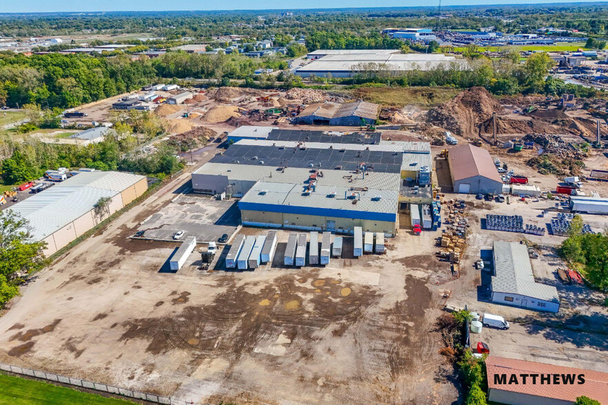 More Photos Of 2100 Advance Ave, Columbus Manufacturing For Lease