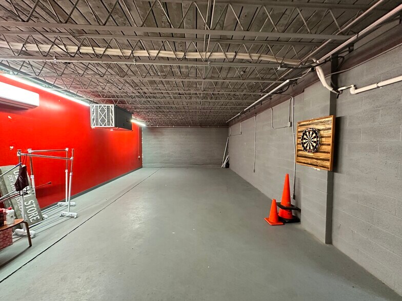 More Photos Of 2493 Broad Ave, Memphis Warehouse For Sale