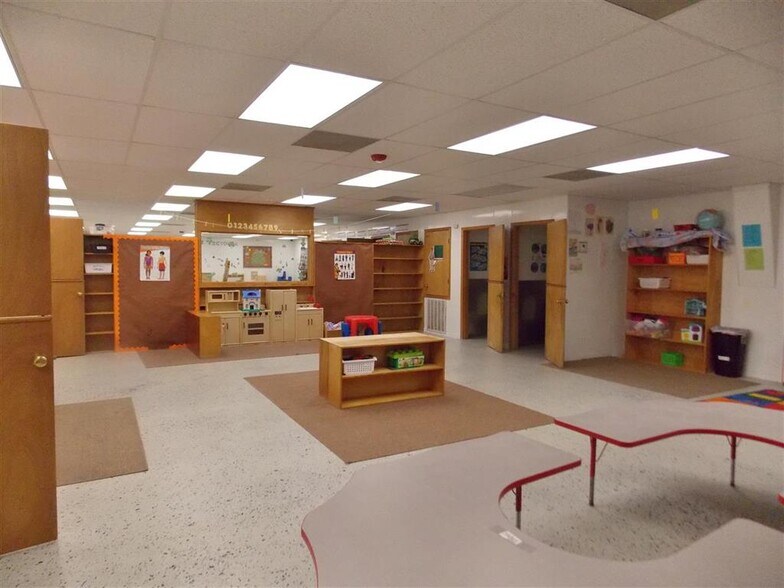 More Photos Of 702 S Peachtree St, Jasper Daycare Center For Lease
