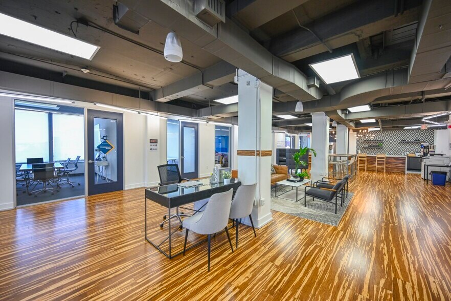 More Photos Of 701 Commerce St, Dallas Office For Sale