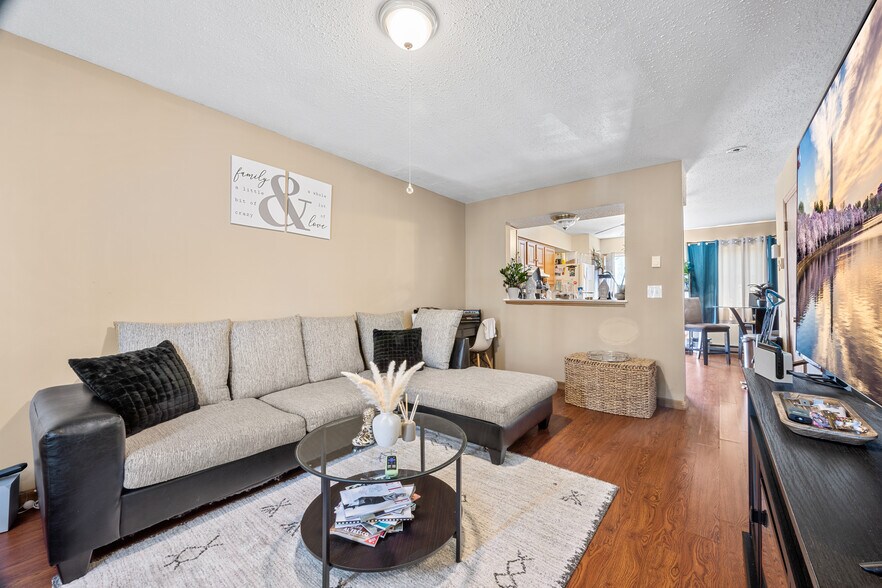 More Photos Of 975 Meriden Rd, Waterbury Specialty For Sale