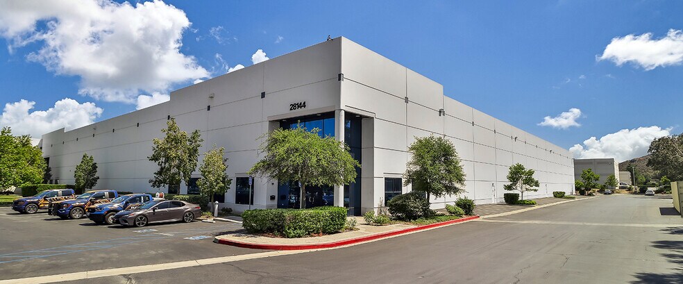 More Photos Of 28104-28144 Witherspoon Pky, Valencia Warehouse For Lease