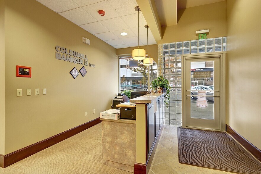 More Photos Of 2708-2710 Colby Ave, Everett Loft Creative Space For Lease