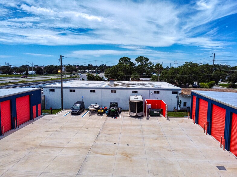 More Photos Of 2225 Avocado Ave, Melbourne Light Distribution For Lease