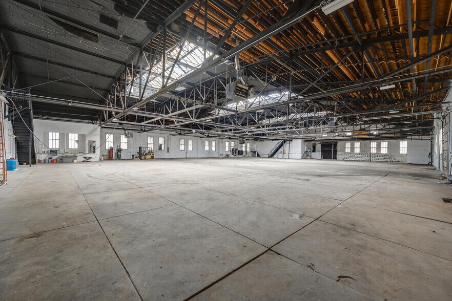 More Photos Of 1423 W 59th St, Chicago Warehouse For Lease