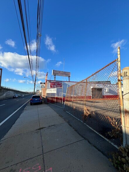More Photos Of 45 Mystic Ave, Somerville Auto Repair For Lease