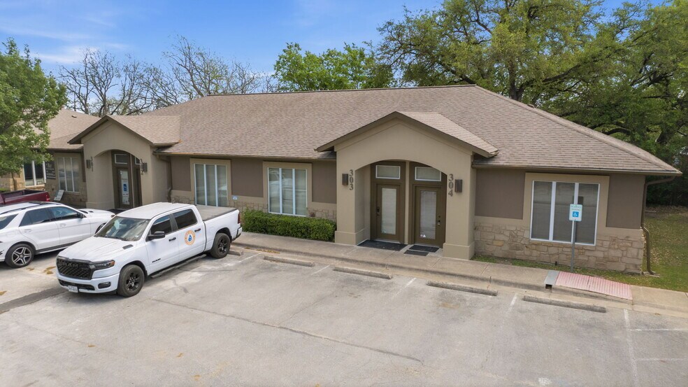 More Photos Of 13284 Pond Springs Rd, Austin Office For Sale