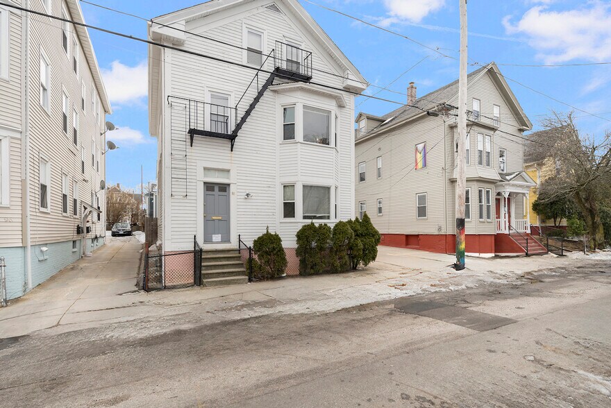 More Photos Of 98 Penn St, Providence Apartments For Sale