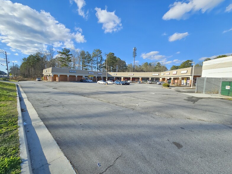 More Photos Of 300 Flint River Rd, Jonesboro Unknown For Lease