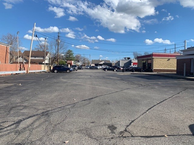 More Photos Of 4017 Mayfield Rd, South Euclid Bank For Lease