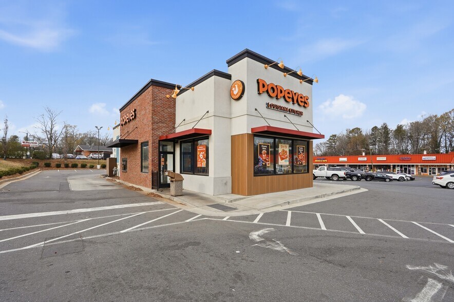 Primary Photo Of 6113 The Plaza Charlotte, NC 28215, Charlotte General Retail For Sale