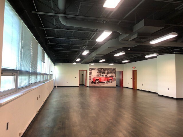 More Photos Of 185 Kisco Ave, Mount Kisco Light Manufacturing For Lease