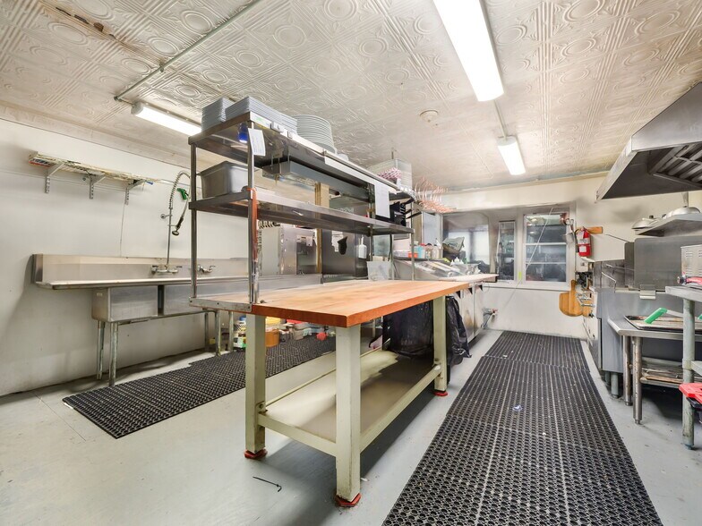 More Photos Of 553 County Road 94, Hankins Restaurant For Sale