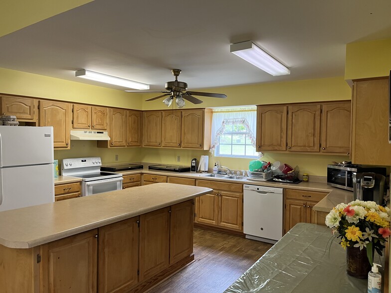 More Photos Of 836 Chester Ave, Tupelo Religious Facility For Sale