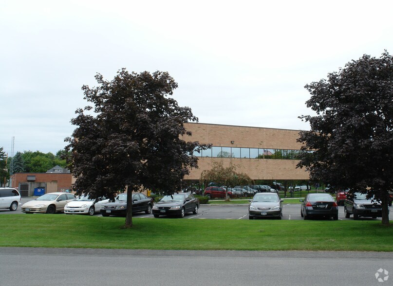 More Photos Of 4 Atrium Dr, Albany Office For Lease