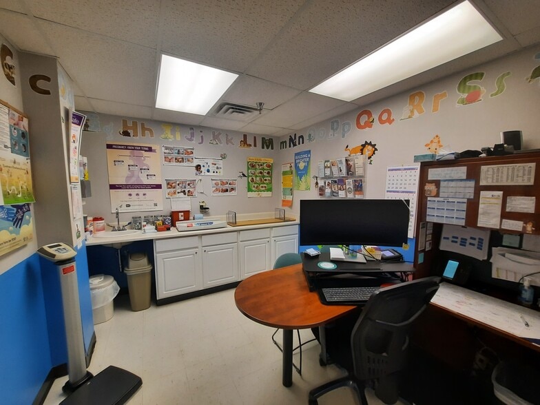 More Photos Of 909 E St Patrick St, Rapid City Storefront Retail Office For Sale