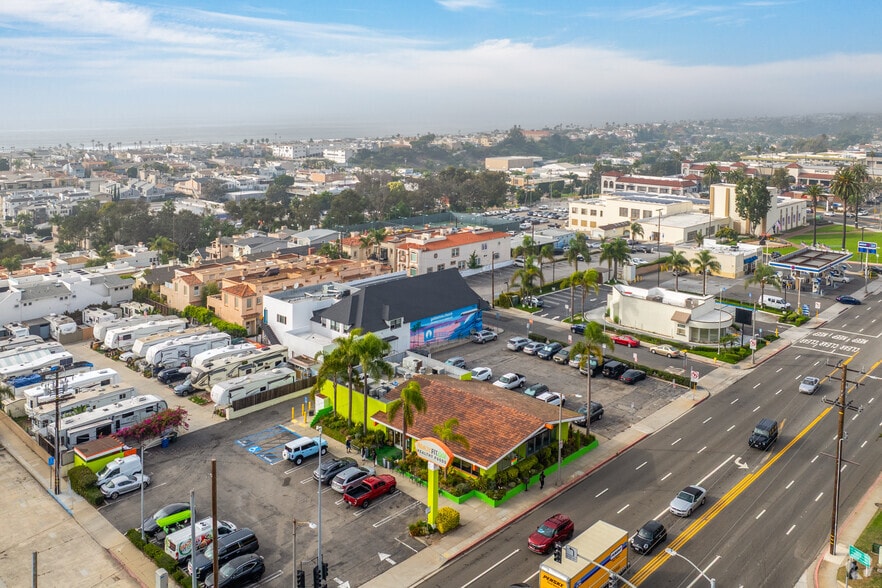 More Photos Of 1025 Pacific Coast Hwy, Hermosa Beach Restaurant For Lease
