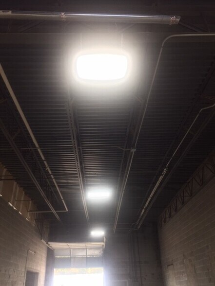 More Photos Of 2231 Fifth Ave, Ronkonkoma Warehouse For Lease