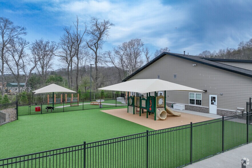 More Photos Of 2306 Wildwood Rd, Gibsonia Daycare Center For Sale