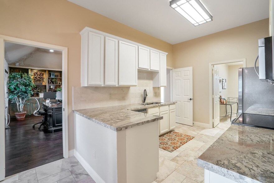 More Photos Of 7511 Fm 1488 Rd, Magnolia Office For Sale