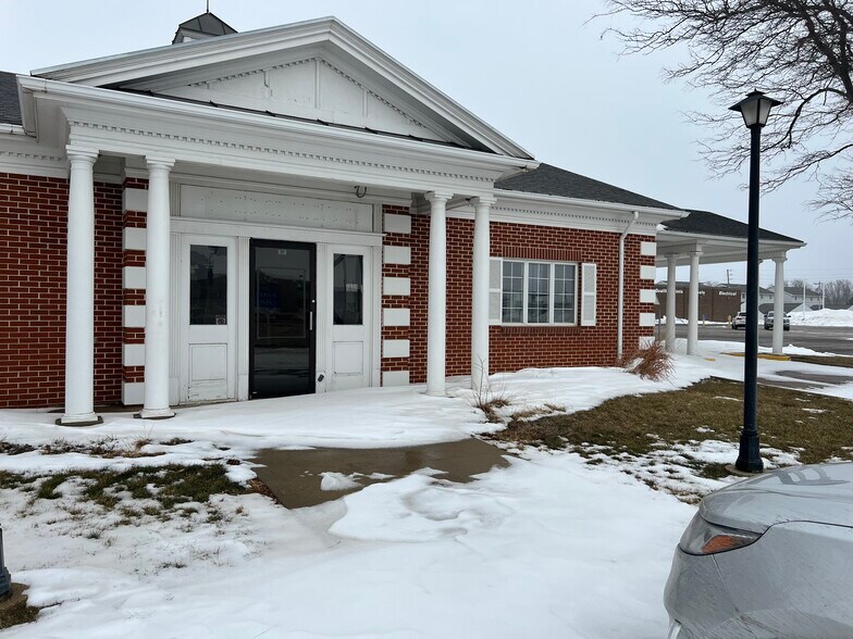 More Photos Of 1423 N Lake Ave, Storm Lake Unknown For Lease