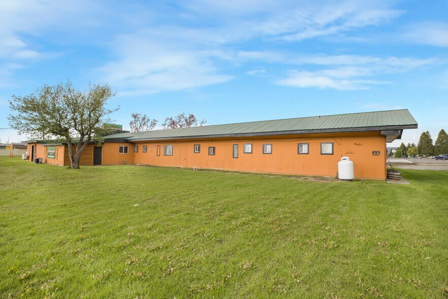 More Photos Of 1665 Whisper Ridge Rd, Ashton Hotel For Sale