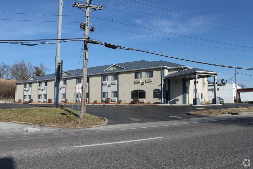 Primary Photo Of 9645 Natural Bridge Rd, Saint Louis Hotel For Sale