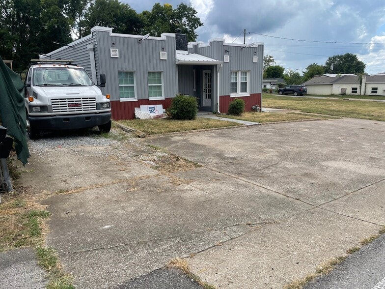 More Photos Of 303 Bridgeway Ave, Old Hickory Office For Sale