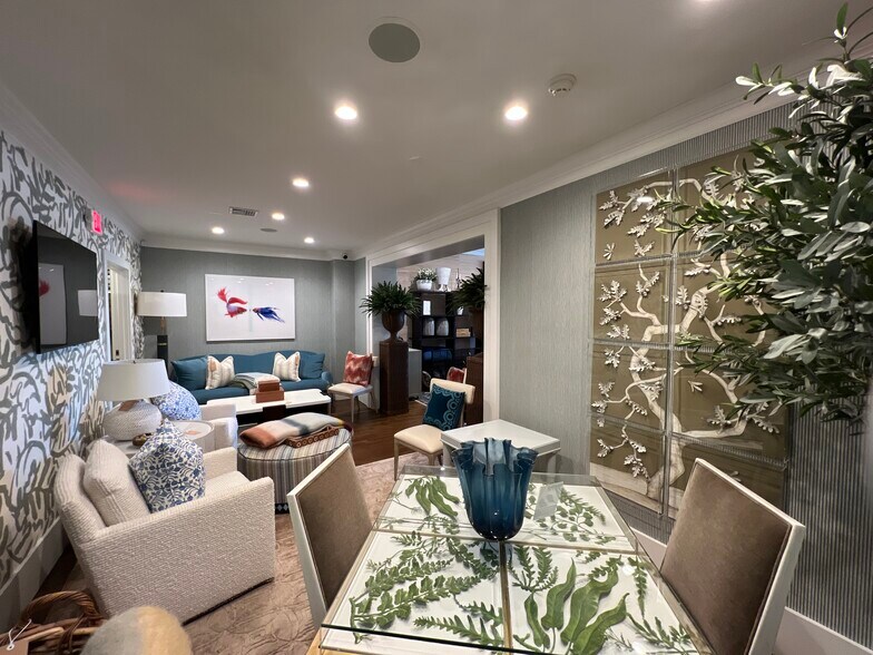 More Photos Of 21 South Ave, New Canaan Storefront Retail Office For Lease