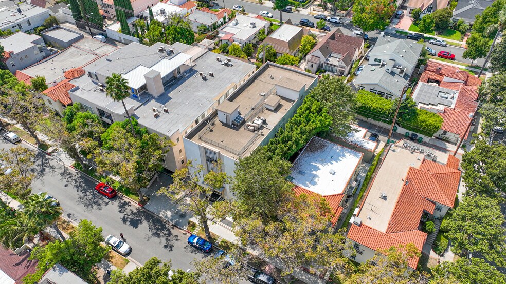 More Photos Of 245 N Almont Dr, Beverly Hills Apartments For Sale