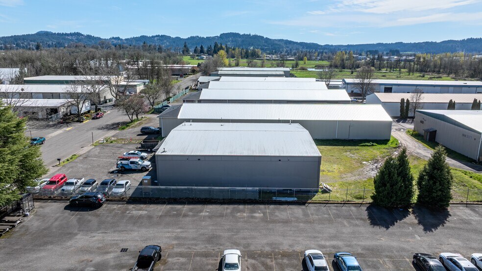 More Photos Of 174 Wallis St, Eugene Warehouse For Lease
