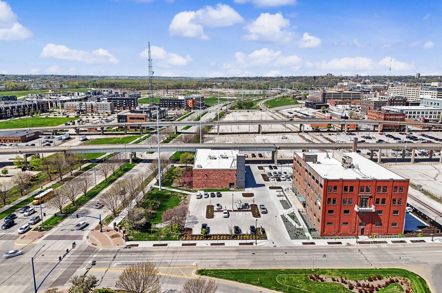 Primary Photo Of 113 SW 8th St, Des Moines Warehouse For Lease