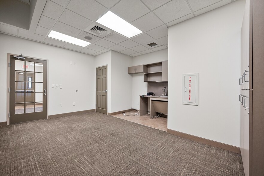 More Photos Of 6102 82nd St, Lubbock Medical For Sale