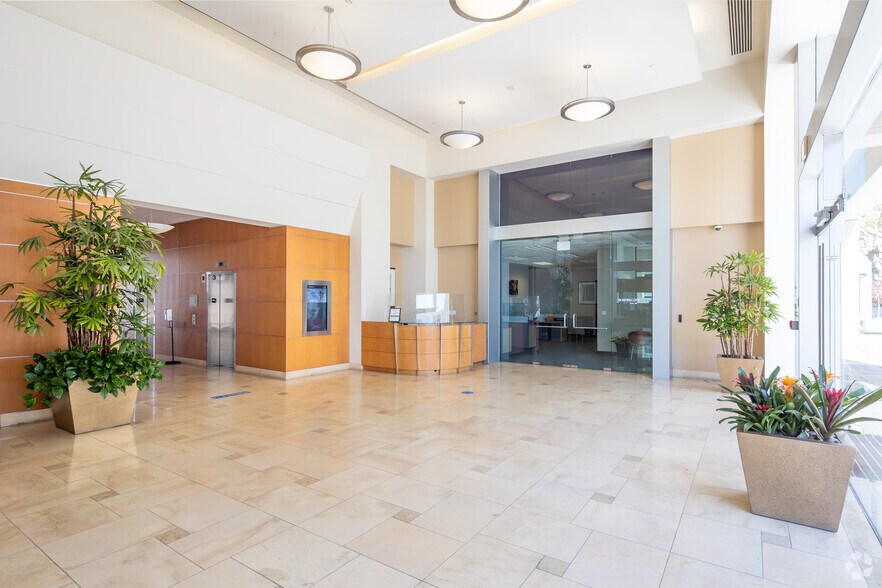 More Photos Of 100 Oceangate, Long Beach Office For Lease