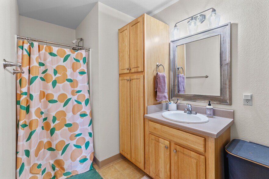 More Photos Of 1120 E Parkway Ave, Oshkosh Multifamily For Sale