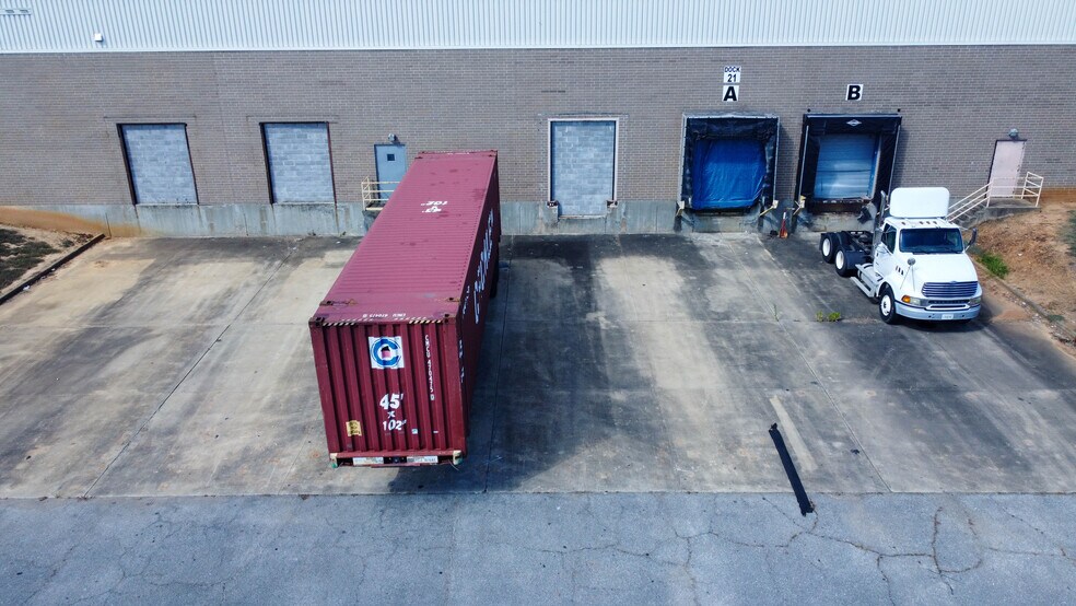 More Photos Of 400 Industrial Blvd, Leesburg Distribution For Sale