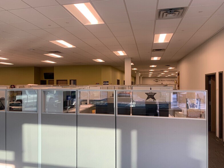 More Photos Of 7600-7650 Golden Triangle Dr, Eden Prairie Research And Development For Lease