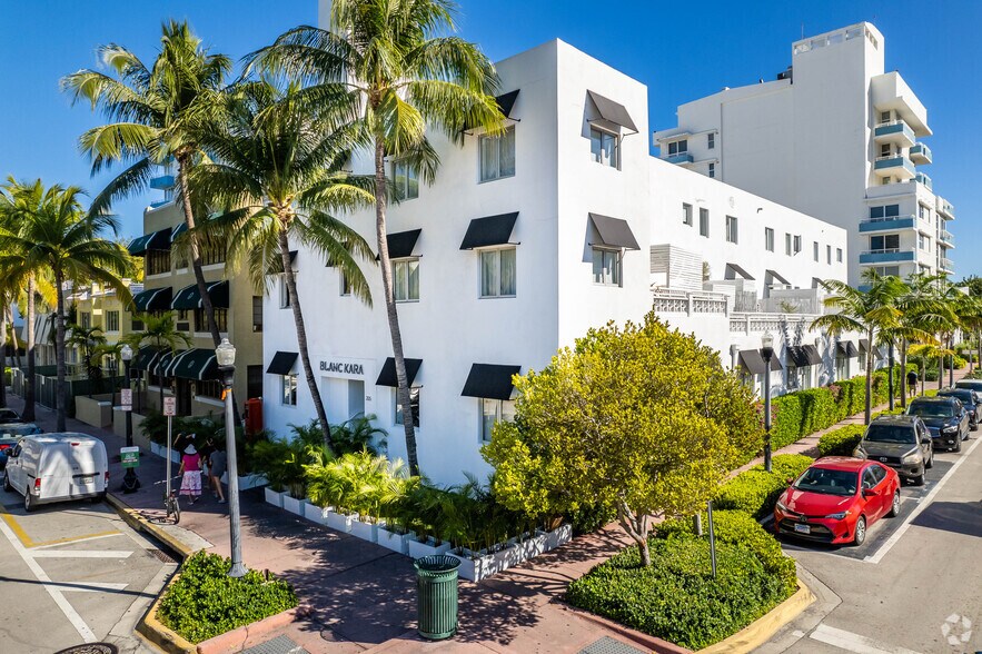 Primary Photo Of 205 Collins Ave, Miami Beach Hotel For Sale