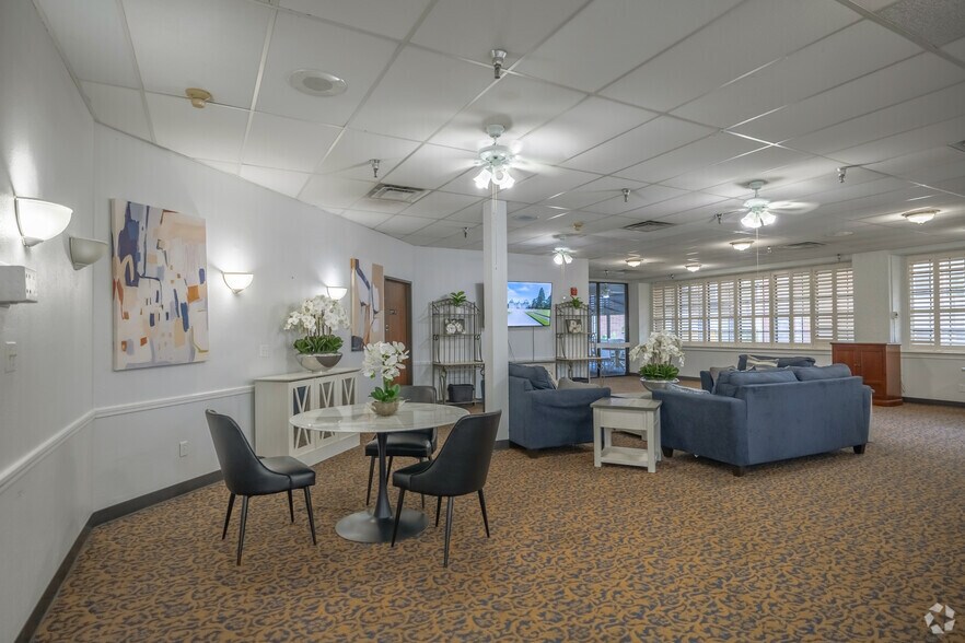 More Photos Of 2410 Memorial Dr, Bryan Apartments For Sale
