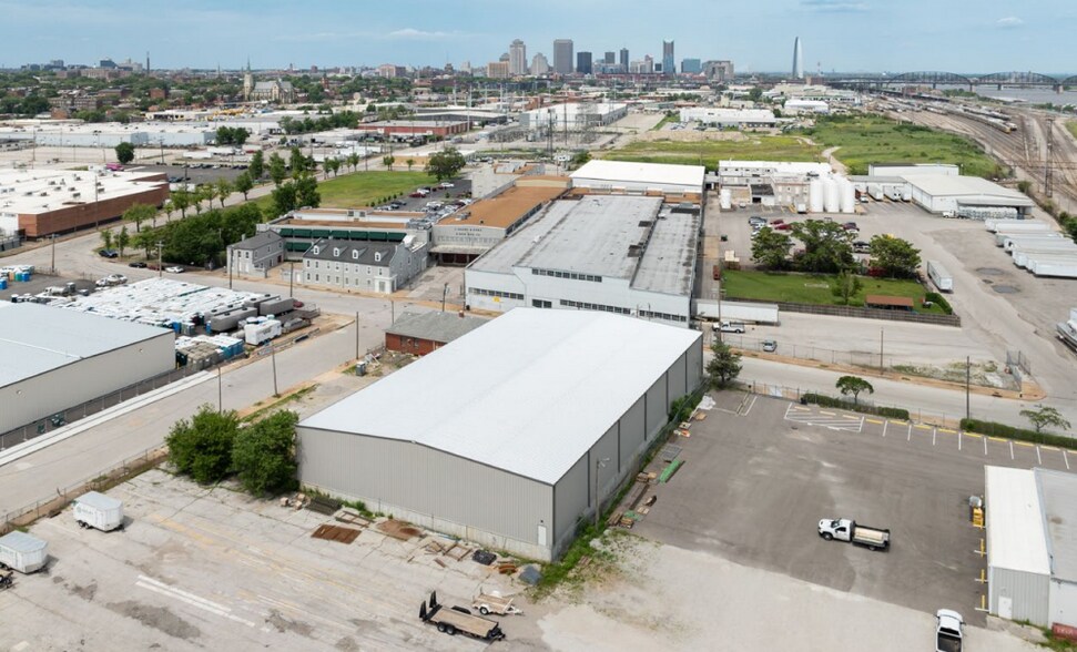 More Photos Of 2500 DeKalb St, Saint Louis Warehouse For Lease
