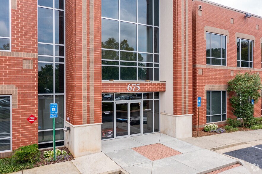 More Photos Of 695 Mansell Rd, Roswell Unknown For Lease