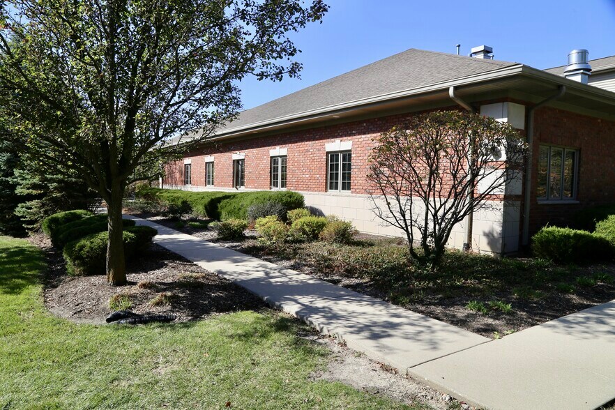 More Photos Of 16621 107th St, Orland Park Medical For Lease