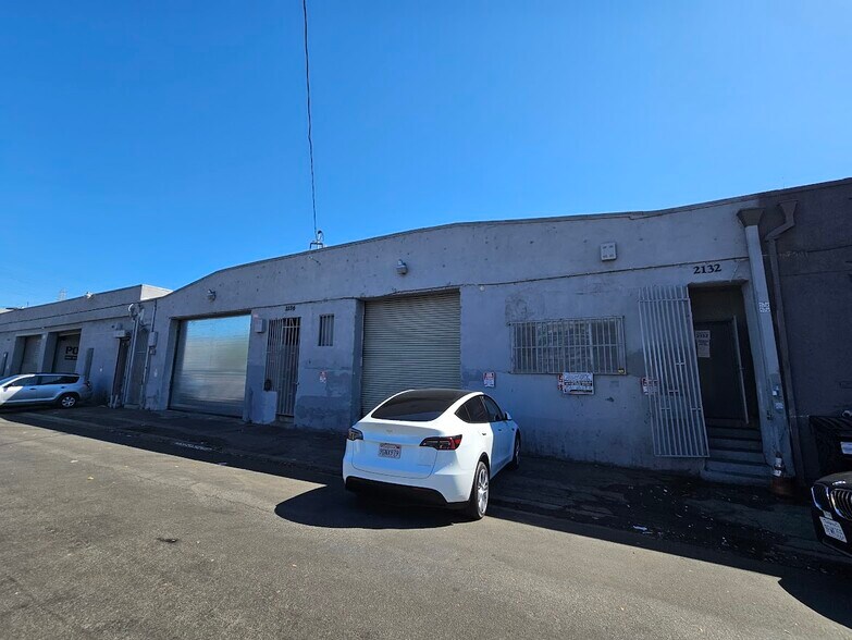 Primary Photo Of 2132 Sacramento St, Los Angeles Warehouse For Lease