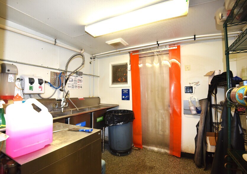More Photos Of 115 and 117 Main st, Faith Restaurant For Sale